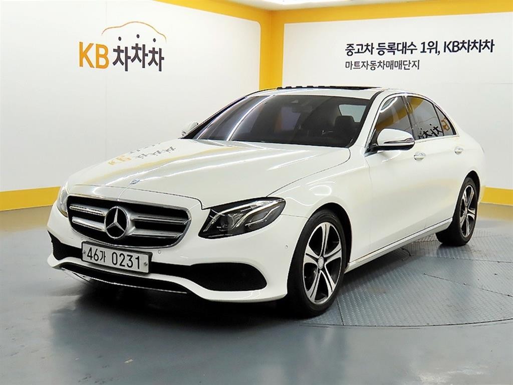 벤츠 E 클래스 E-클래스 W213 E220d 아방가르드 이미지 2