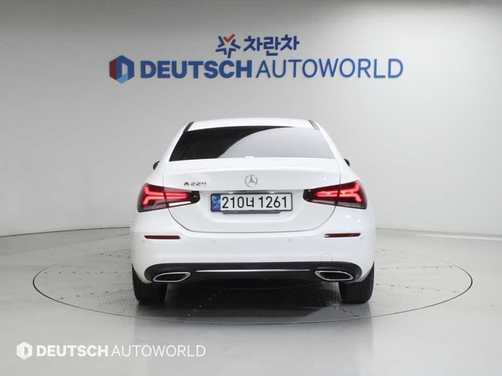 벤츠 A 클래스 A클래스 W177 A220 세단 이미지 4