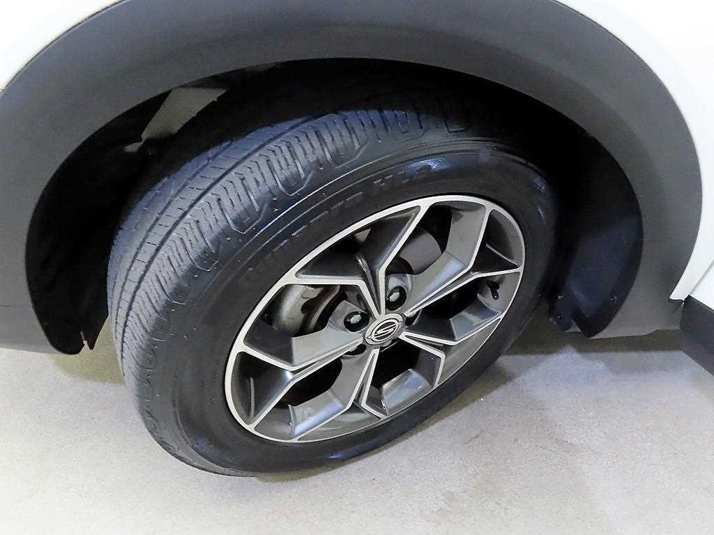KG모빌리티(쌍용) 코란도 뷰티풀코란도 2WD 디젤 1.6 딜라이트 이미지 20