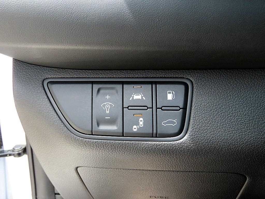 제네시스 G70 2.0T AWD 스포츠 패키지 이미지 13