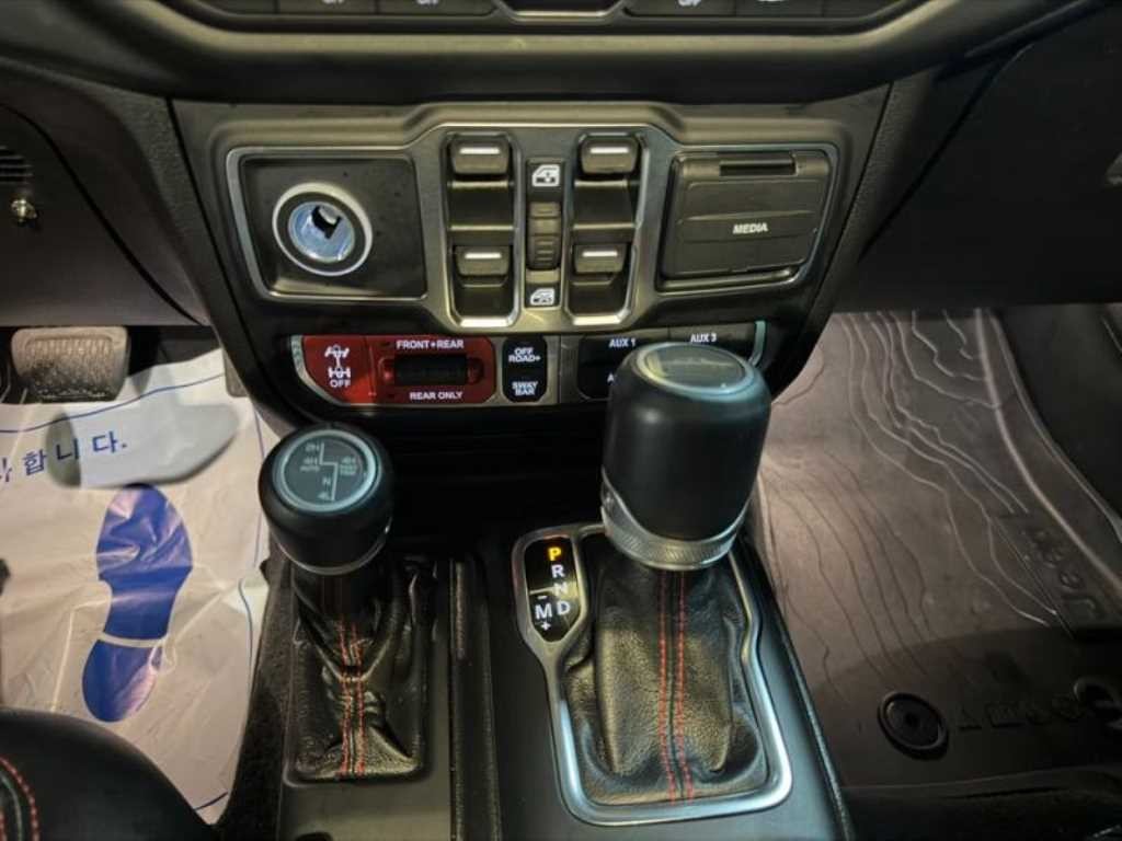 지프 글래디에이터 3.6 루비콘 4WD 이미지 12