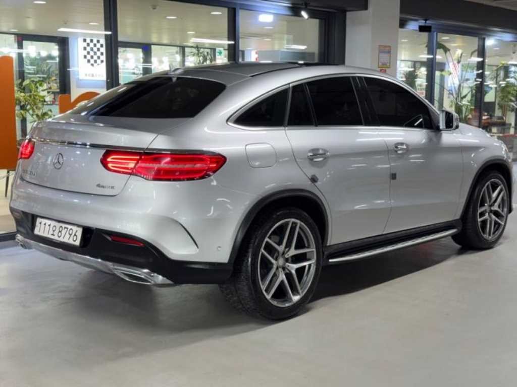 벤츠 GLE 클래스 GLE 클래스 W166 GLE 350 d 4MATIC 쿠페 이미지 4