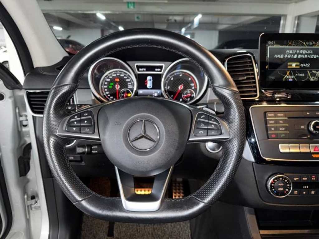 벤츠 GLE 클래스 GLE 클래스 W166 GLE 350 d 4MATIC 쿠페 이미지 8