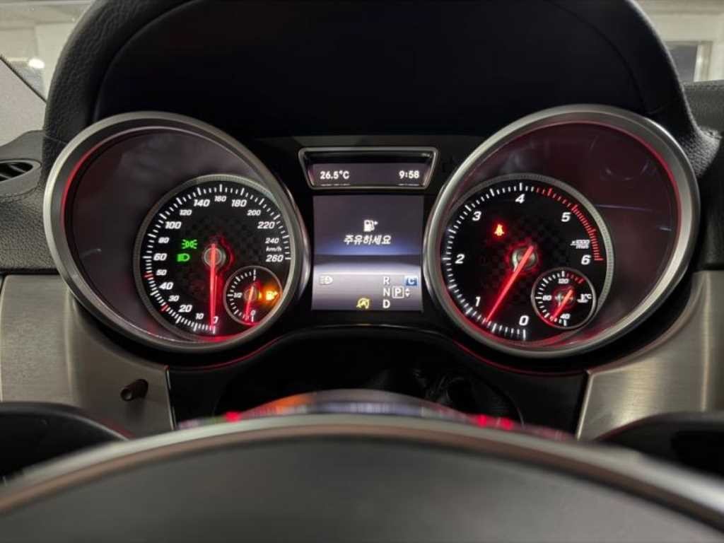 벤츠 GLE 클래스 GLE 클래스 W166 GLE 350 d 4MATIC 쿠페 이미지 9