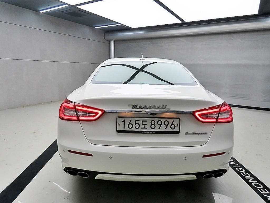마세라티 콰트로포르테 3.0 V6 그란루쏘 이미지 3