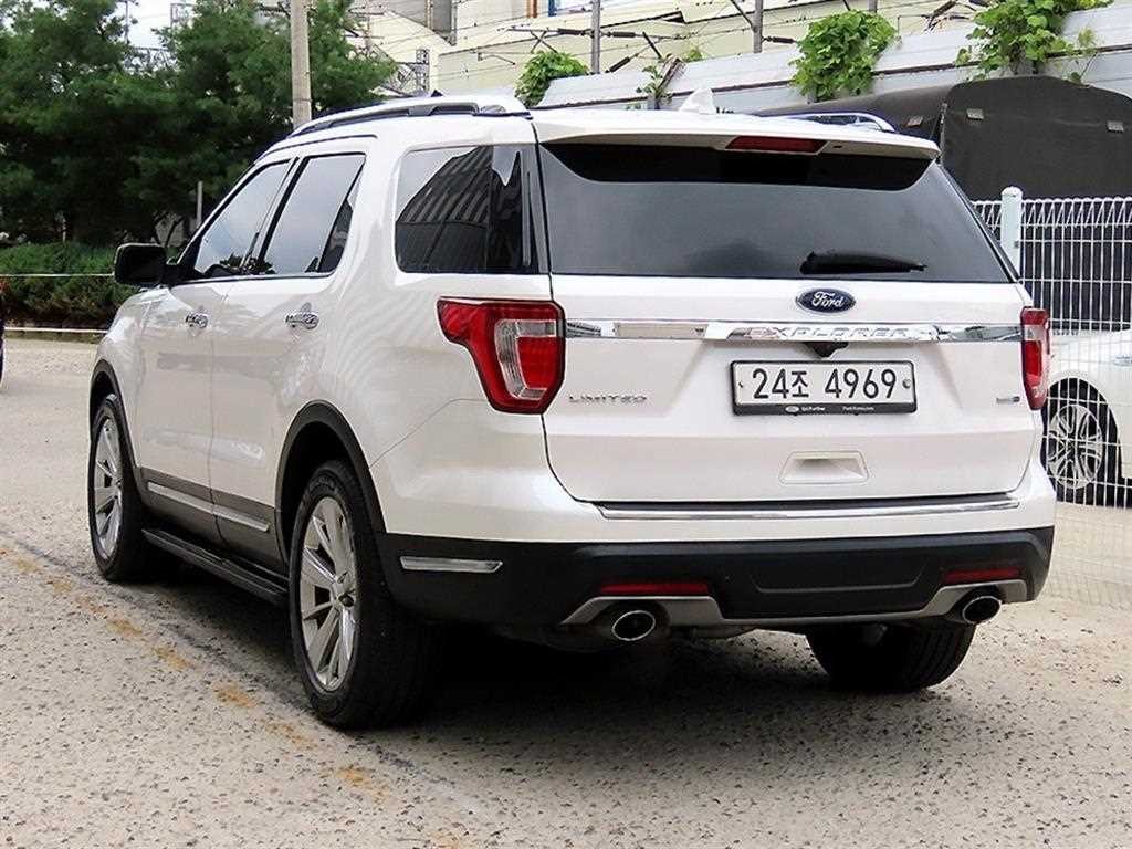 포드 익스플로러 2.3 에코부스트 리미티드 4WD 이미지 3