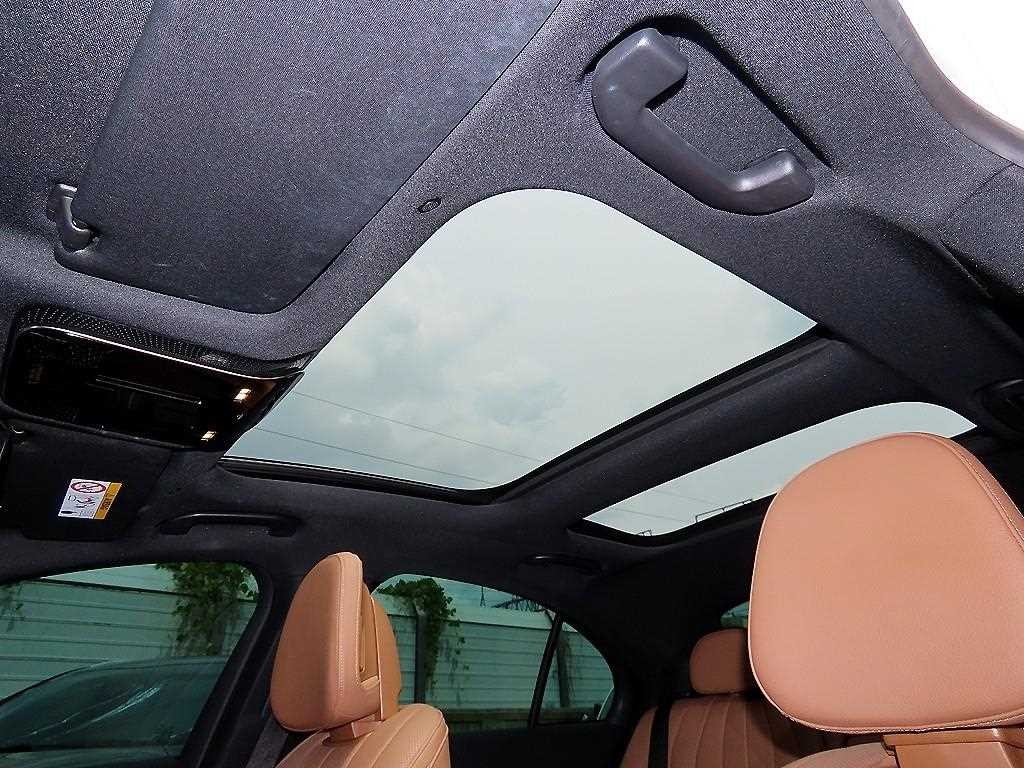 벤츠 E 클래스 E-클래스 W214 E300 4MATIC 익스클루시브 이미지 18