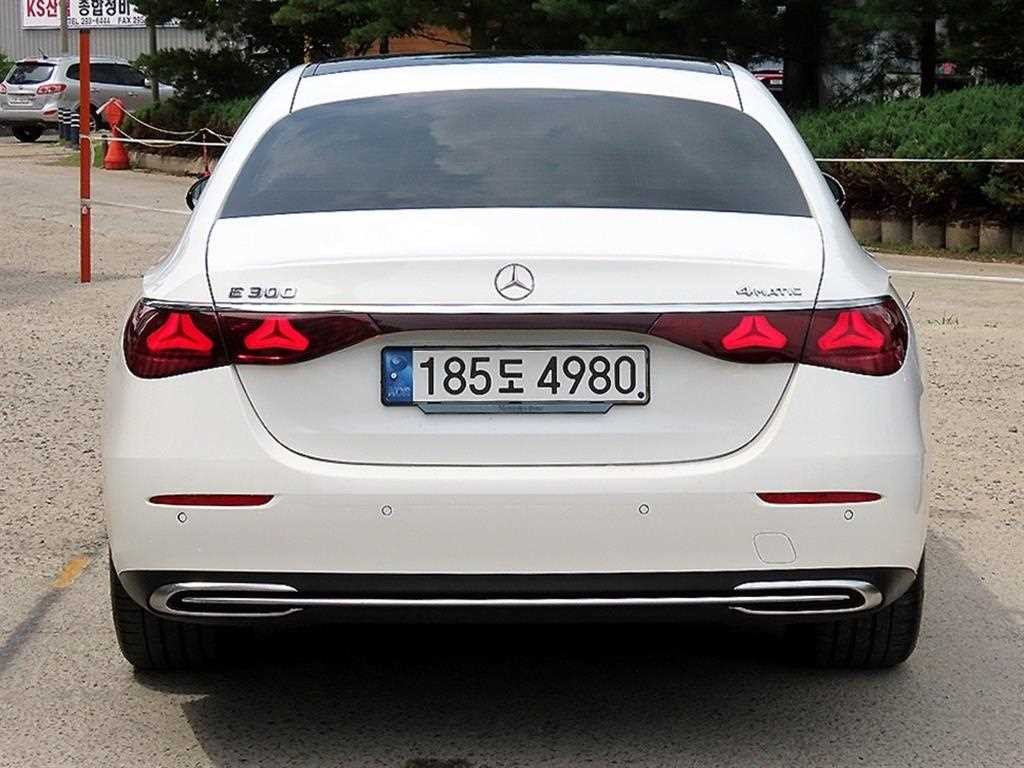 벤츠 E 클래스 E-클래스 W214 E300 4MATIC 익스클루시브 이미지 5
