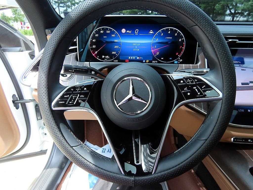 벤츠 E 클래스 E-클래스 W214 E300 4MATIC 익스클루시브 이미지 9