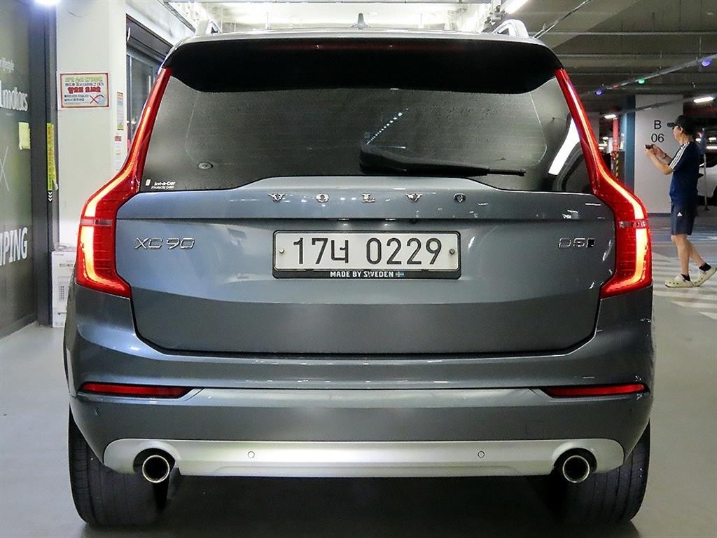 볼보 XC90 XC90 2세대 2.0 D5 AWD 모멘텀 이미지 5