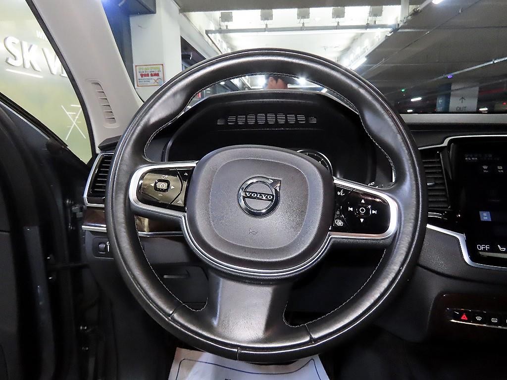 볼보 XC90 XC90 2세대 2.0 D5 AWD 모멘텀 이미지 8