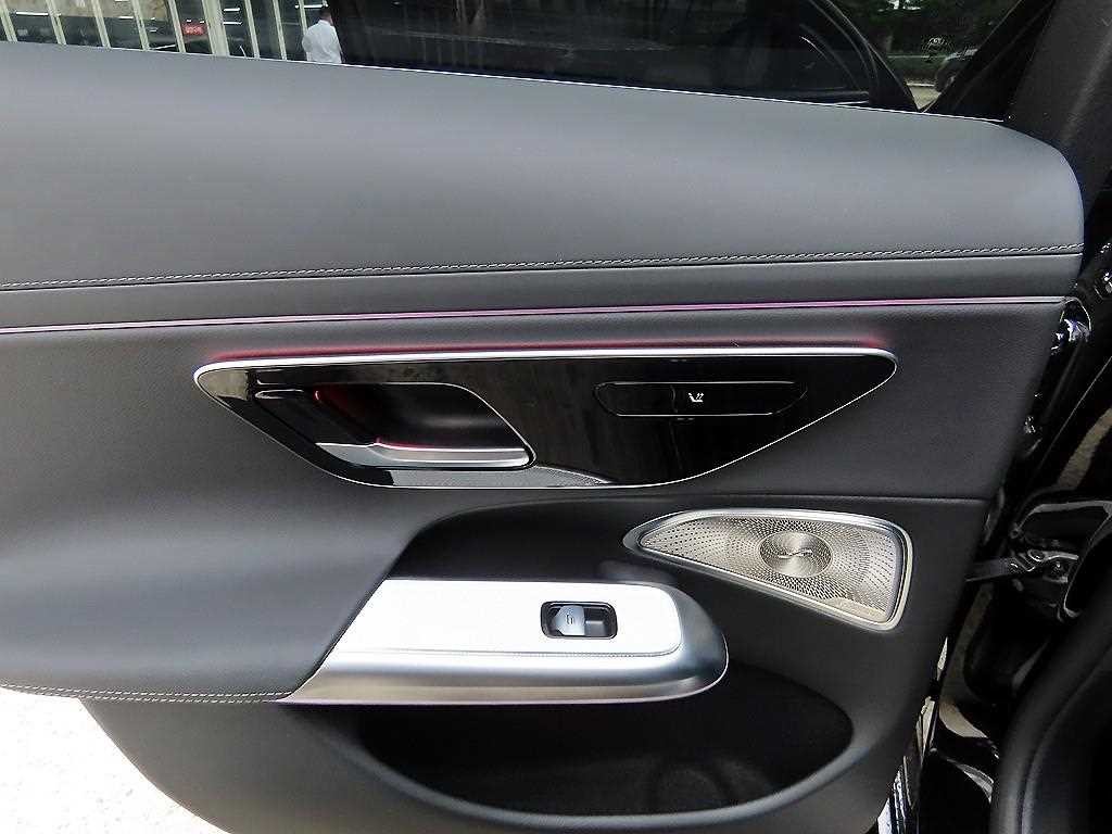 벤츠 E 클래스 E-클래스 W214 E300 4MATIC 익스클루시브 이미지 16