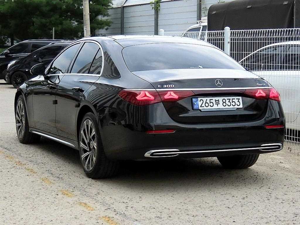 벤츠 E 클래스 E-클래스 W214 E300 4MATIC 익스클루시브 이미지 4