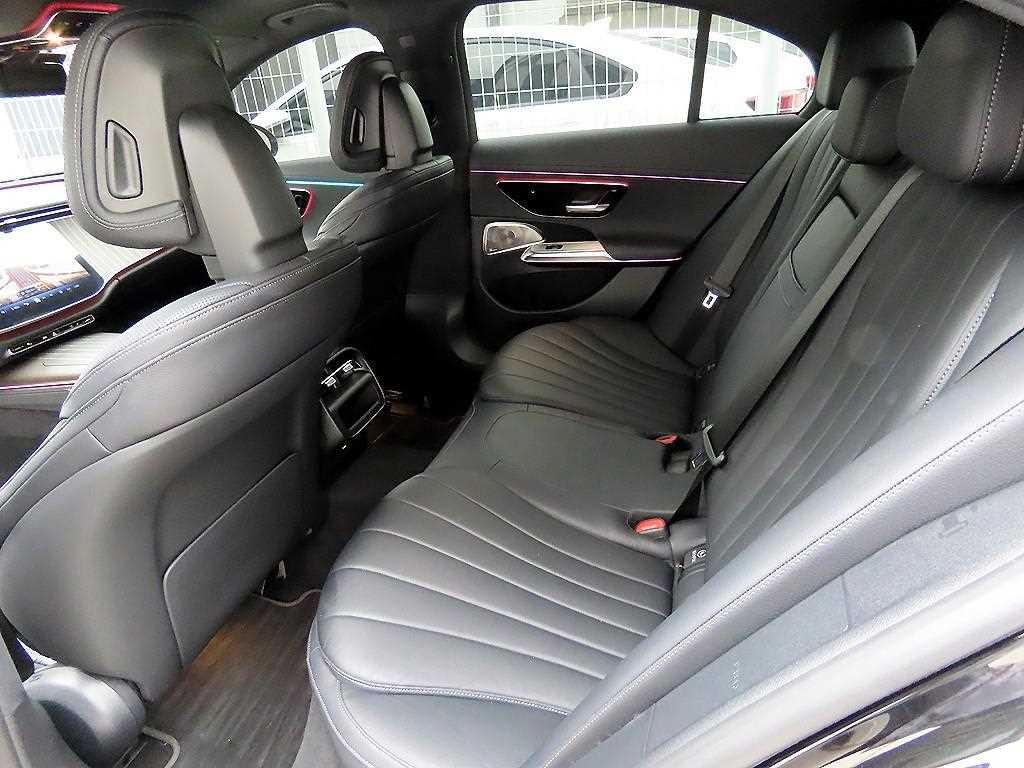 벤츠 E 클래스 E-클래스 W214 E300 4MATIC 익스클루시브 이미지 7