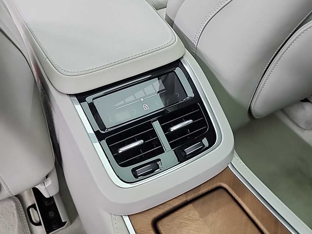 볼보 XC90 XC90 2세대 2.0 T8 AWD 엑셀런스 이미지 13