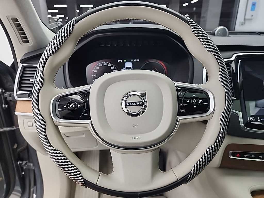 볼보 XC90 XC90 2세대 2.0 T8 AWD 엑셀런스 이미지 9