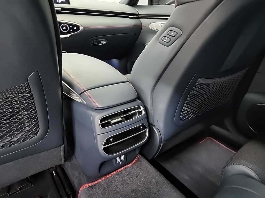 제네시스 GV70 2.5T 가솔린 AWD 스포츠 이미지 14