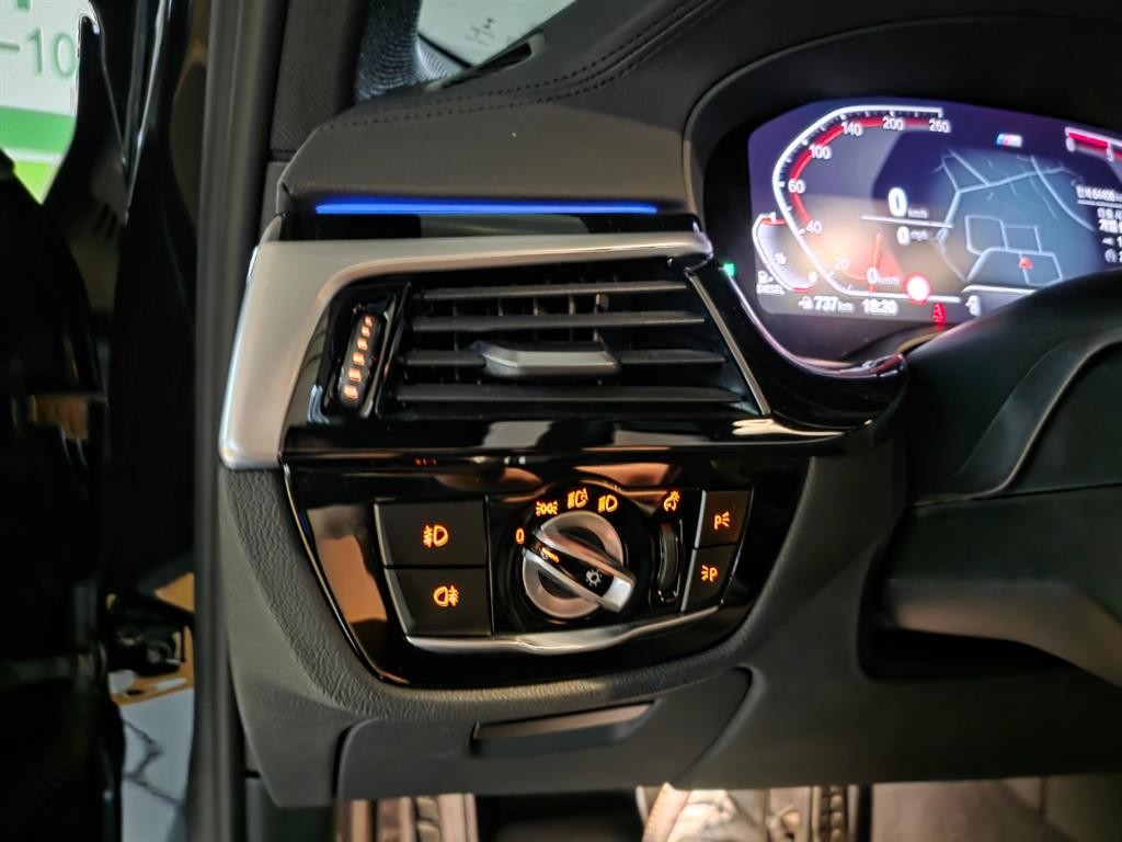 BMW 5시리즈 5시리즈 (G30) 520d M 스포츠 플러스 이미지 13