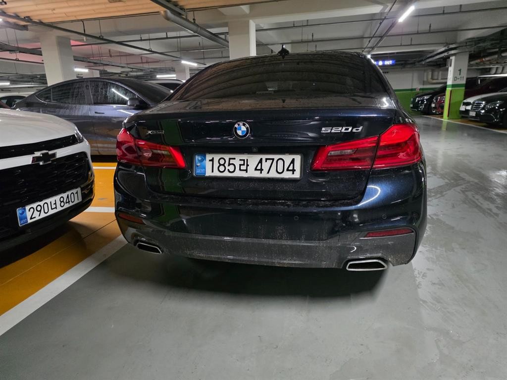 BMW 5시리즈 5시리즈 (G30) 520d M 스포츠 플러스 이미지 4