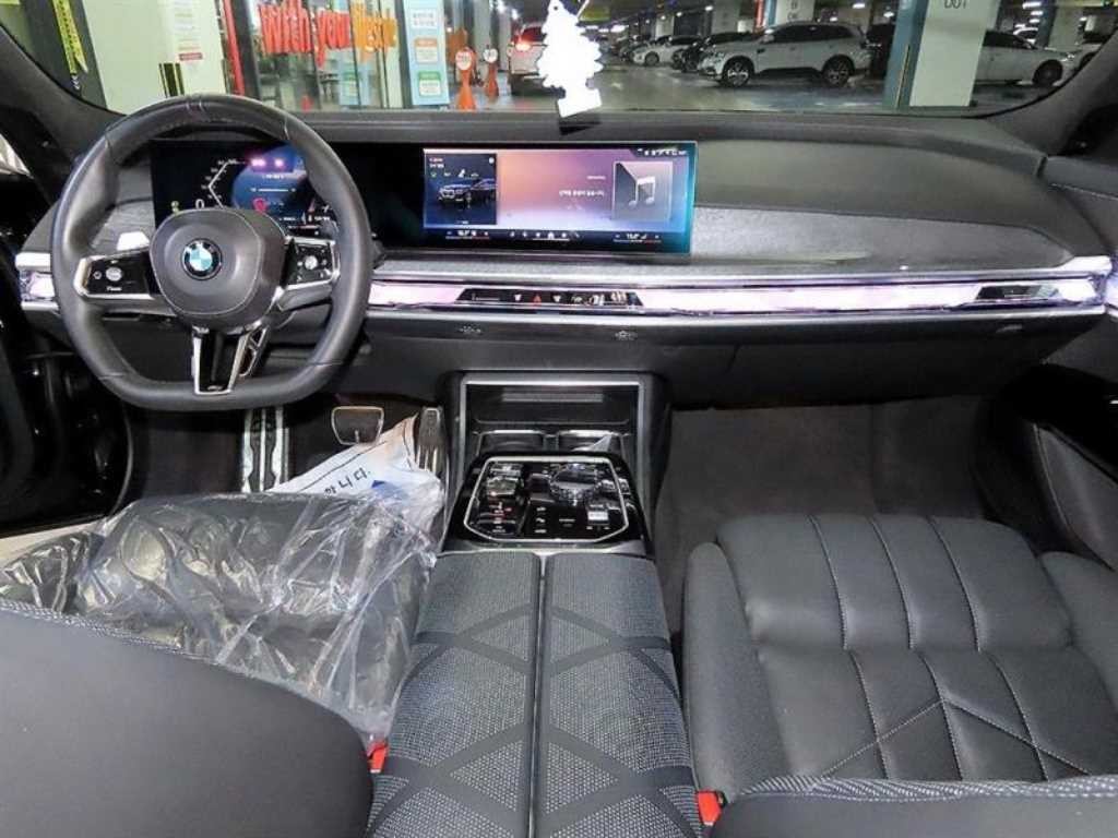 BMW 7시리즈 7시리즈 (G70) 740i sDrive M 스포츠 이미지 10
