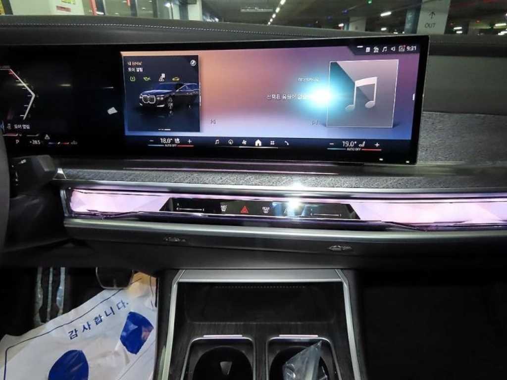 BMW 7시리즈 7시리즈 (G70) 740i sDrive M 스포츠 이미지 11