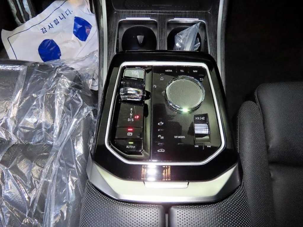 BMW 7시리즈 7시리즈 (G70) 740i sDrive M 스포츠 이미지 12