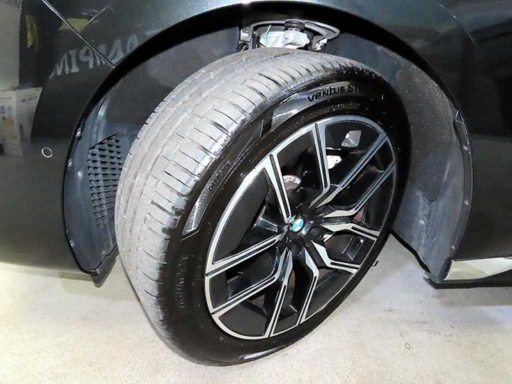 BMW 7시리즈 7시리즈 (G70) 740i sDrive M 스포츠 이미지 20