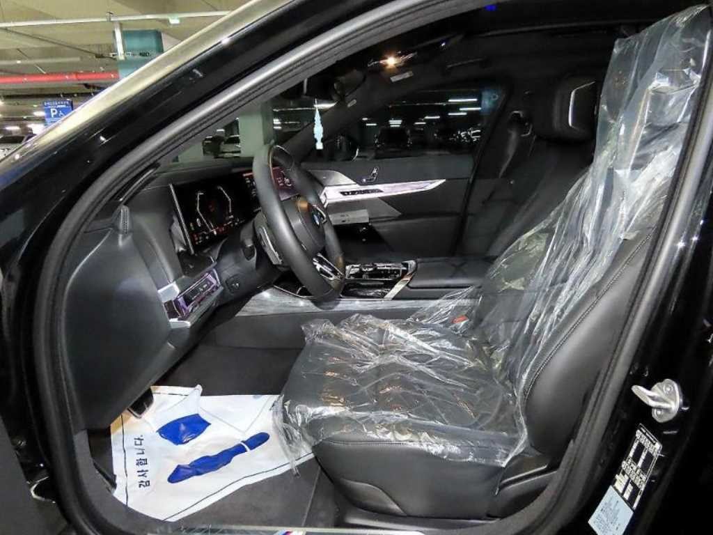BMW 7시리즈 7시리즈 (G70) 740i sDrive M 스포츠 이미지 6