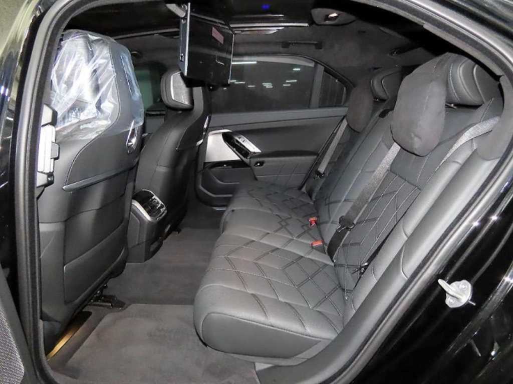 BMW 7시리즈 7시리즈 (G70) 740i sDrive M 스포츠 이미지 7
