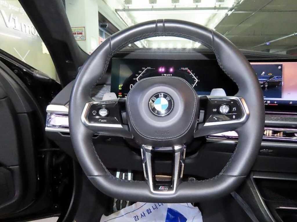 BMW 7시리즈 7시리즈 (G70) 740i sDrive M 스포츠 이미지 8