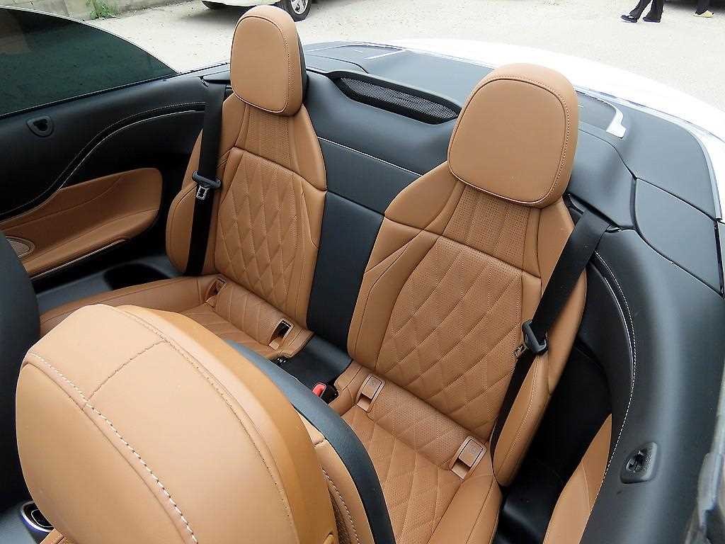벤츠 CLE 클래스 CLE 450 4MATIC 카브리올레 이미지 9
