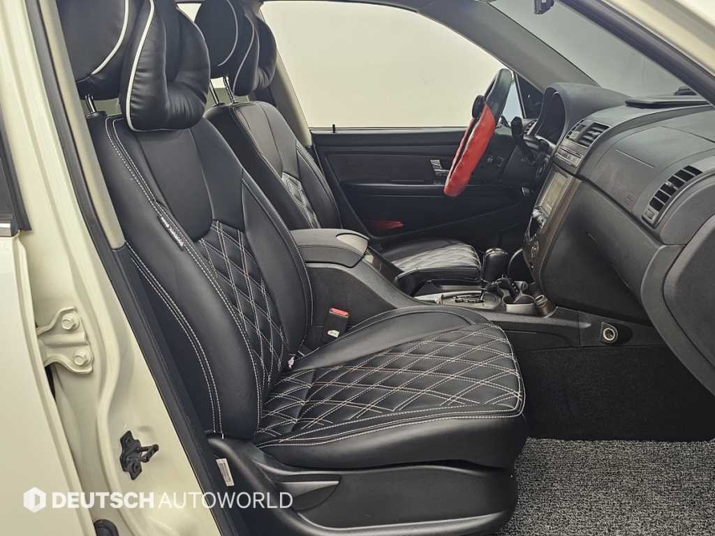 KG모빌리티(쌍용) 렉스턴 렉스턴W 2.0  4WD RX7 럭셔리 이미지 10