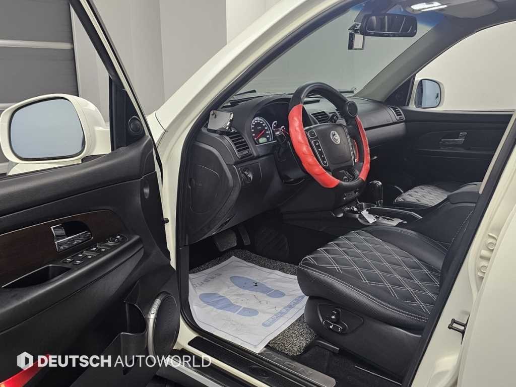 KG모빌리티(쌍용) 렉스턴 렉스턴W 2.0  4WD RX7 럭셔리 이미지 11