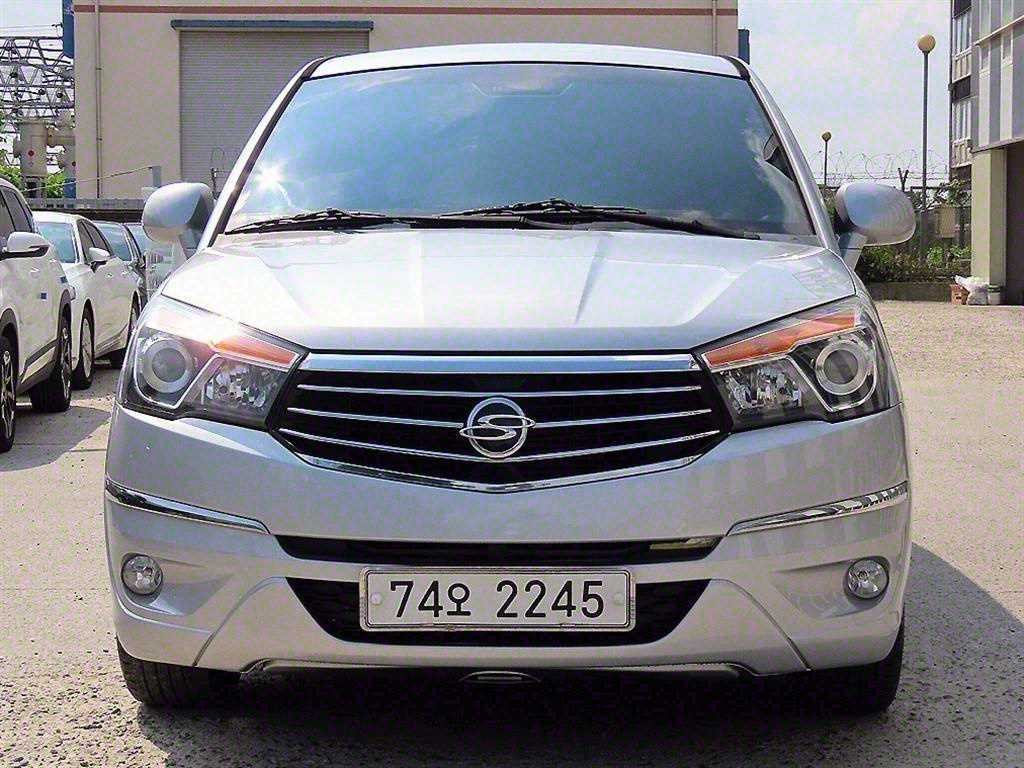 KG모빌리티(쌍용) 코란도 코란도투리스모 2WD LT 11인승 이미지 1
