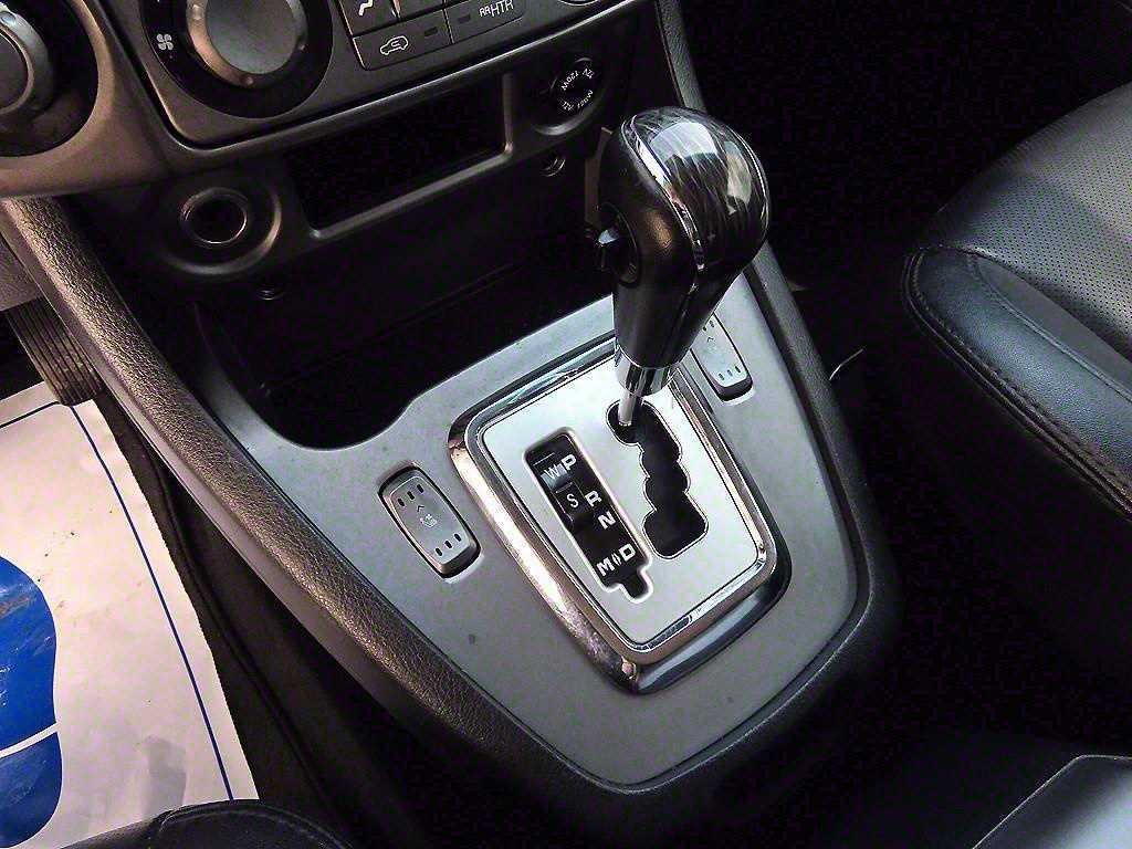 KG모빌리티(쌍용) 코란도 코란도투리스모 2WD LT 11인승 이미지 11