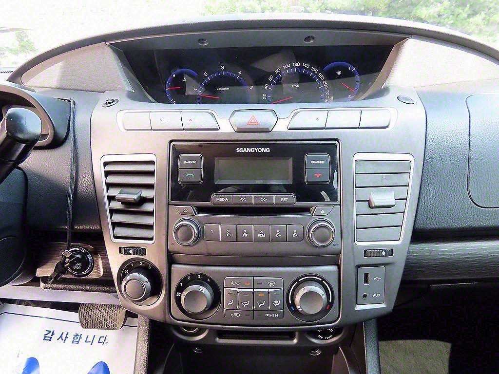 KG모빌리티(쌍용) 코란도 코란도투리스모 2WD LT 11인승 이미지 13
