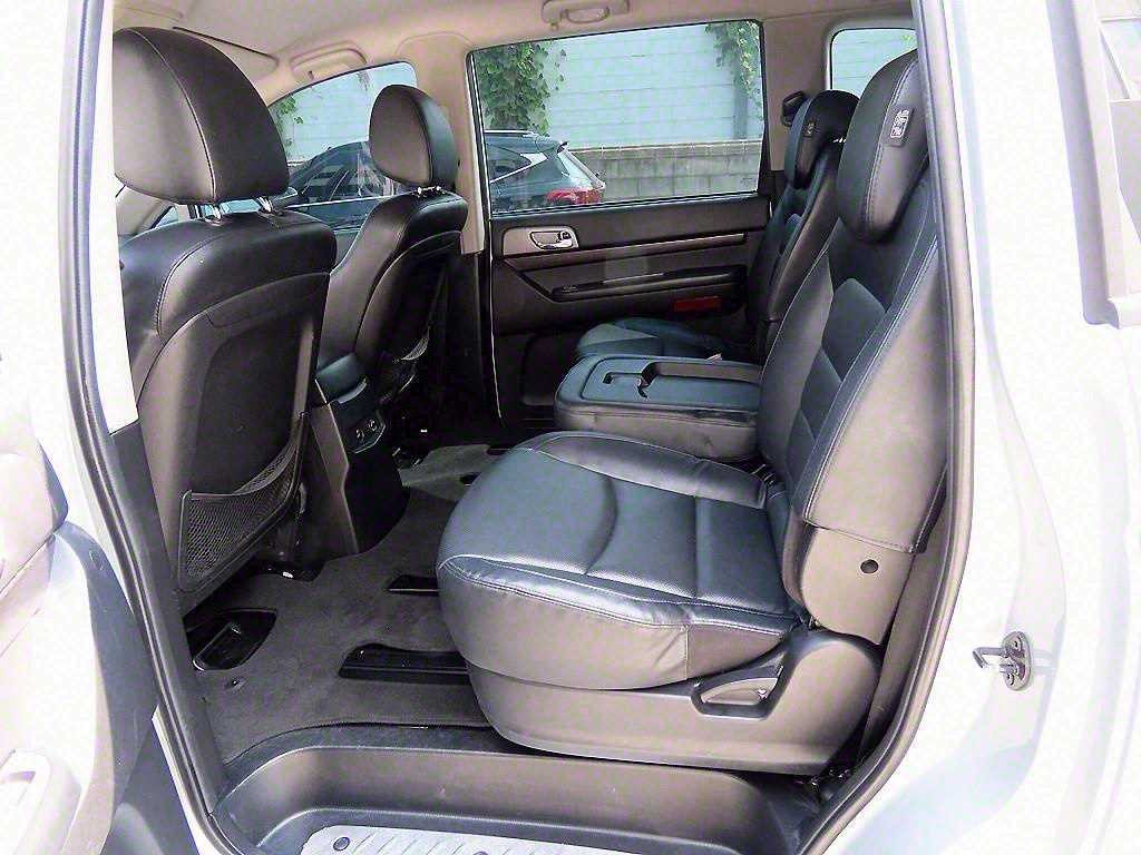 KG모빌리티(쌍용) 코란도 코란도투리스모 2WD LT 11인승 이미지 6