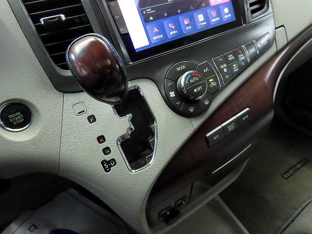토요타 시에나 3.5 AWD 이미지 12
