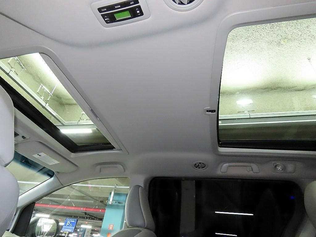 토요타 시에나 3.5 AWD 이미지 14