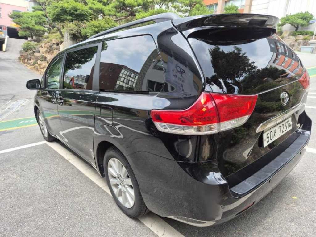 토요타 시에나 3.5 AWD 이미지 2