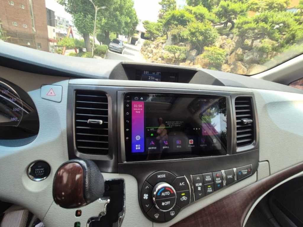 토요타 시에나 3.5 AWD 이미지 6