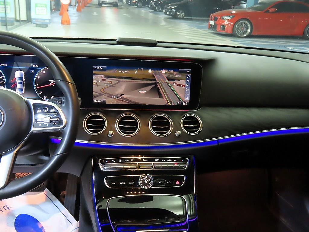 벤츠 E 클래스 E-클래스 W213 E300 4MATIC 아방가르드 이미지 11