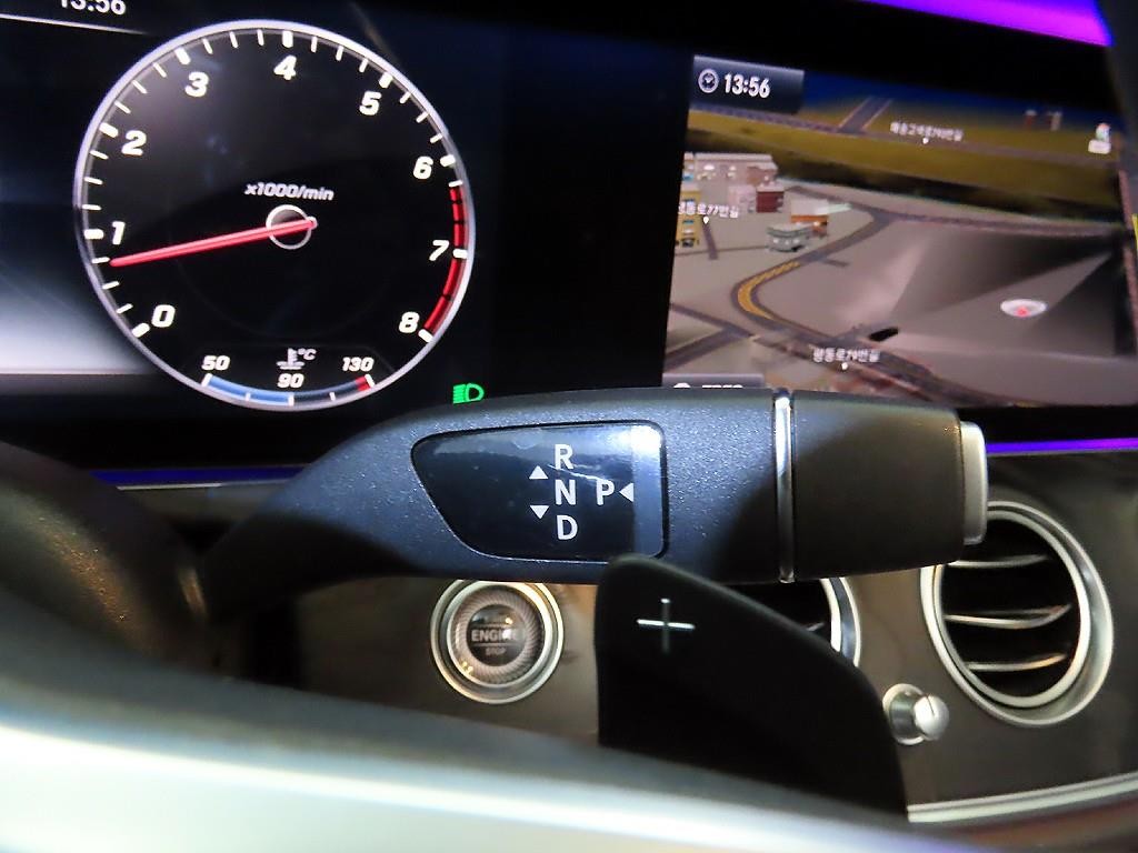 벤츠 E 클래스 E-클래스 W213 E300 4MATIC 아방가르드 이미지 12