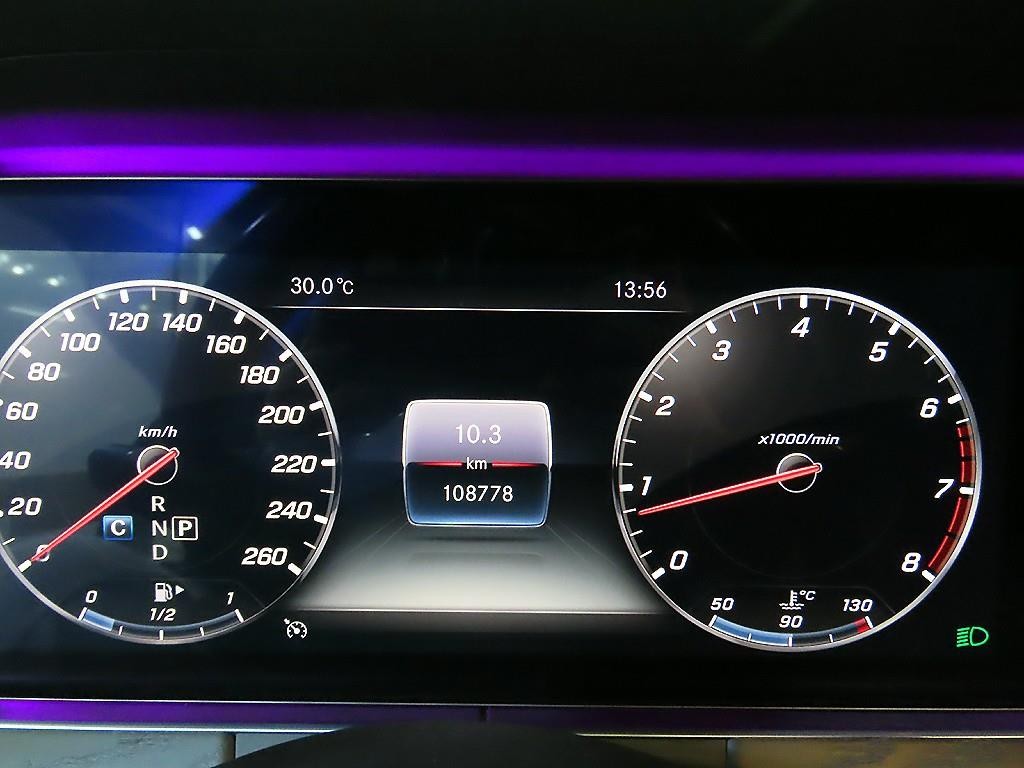 벤츠 E 클래스 E-클래스 W213 E300 4MATIC 아방가르드 이미지 9