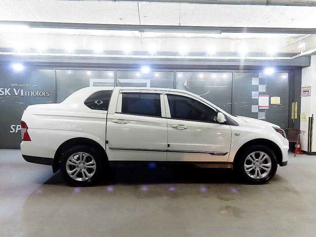 KG모빌리티(쌍용) 코란도 더뉴코란도스포츠 CX7(4WD) 클럽 이미지 3