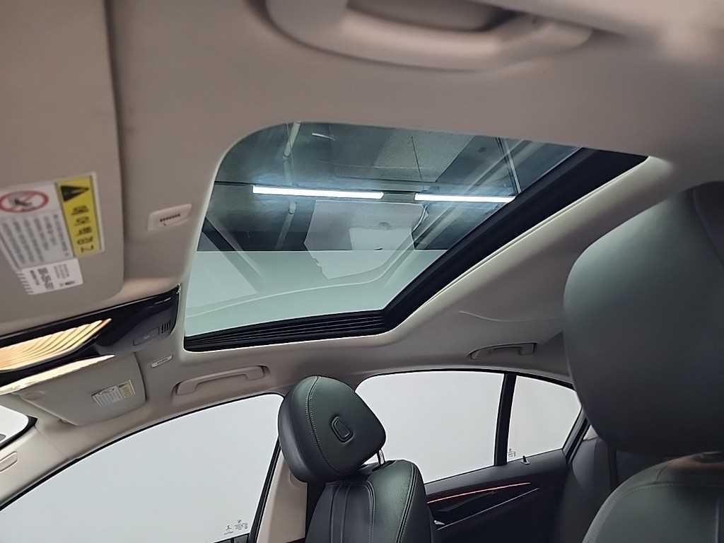 BMW 5시리즈 5시리즈 (G30) 520i 럭셔리 이미지 14
