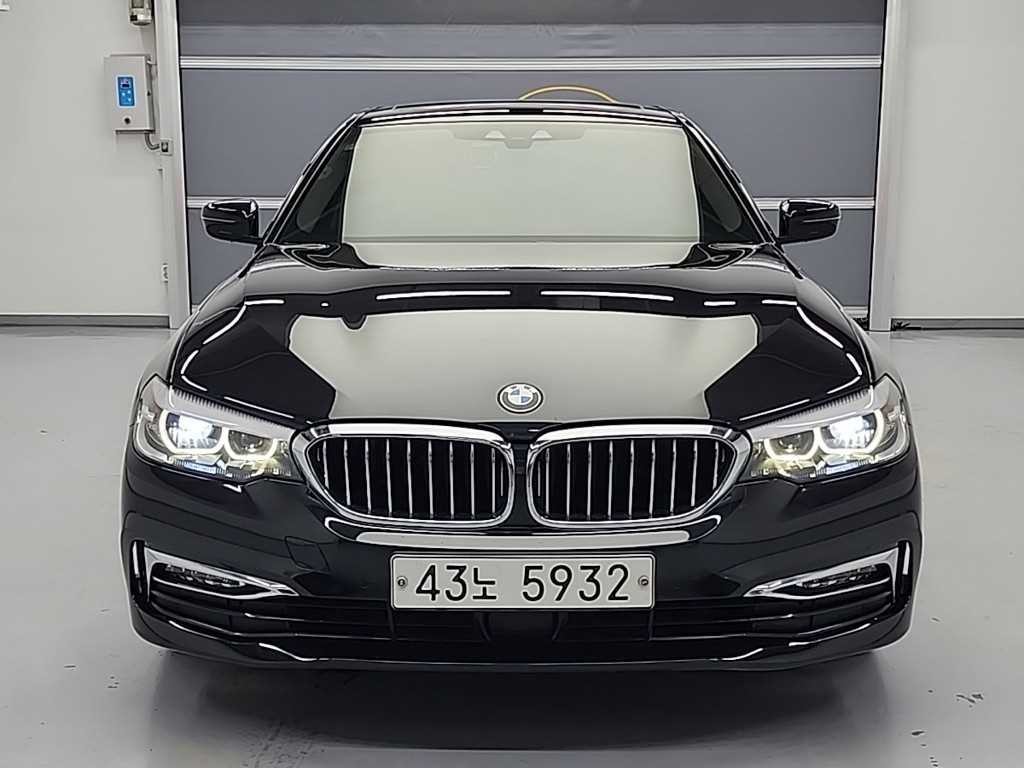BMW 5시리즈 5시리즈 (G30) 520i 럭셔리 이미지 2