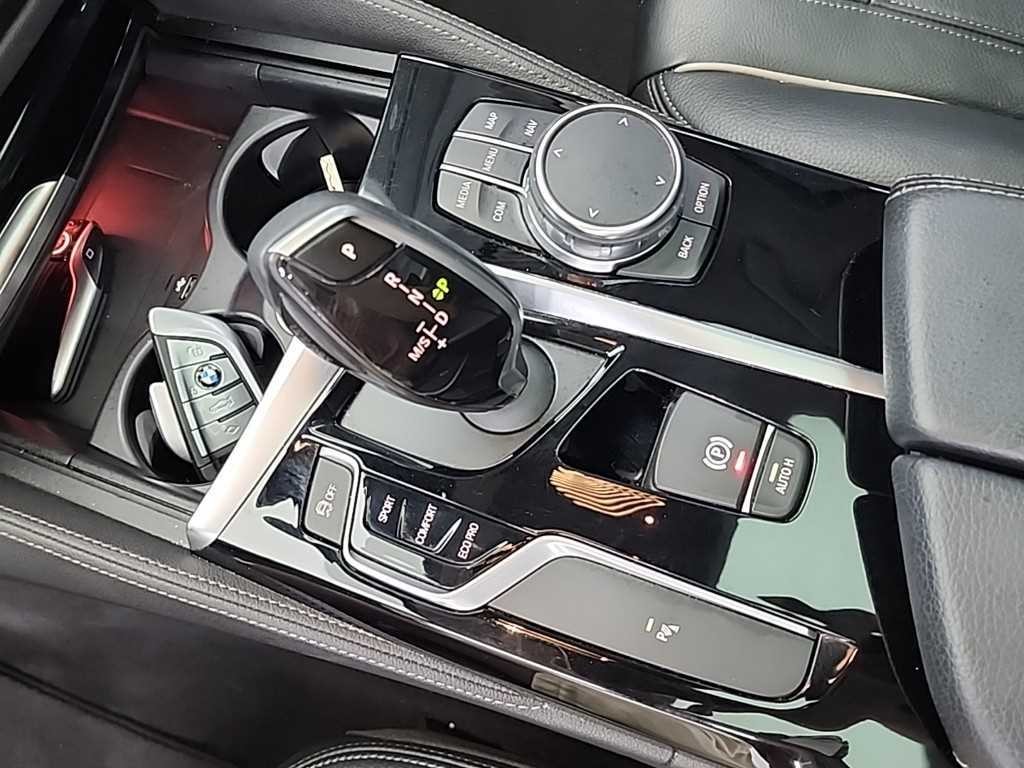 BMW 5시리즈 5시리즈 (G30) 520i 럭셔리 이미지 8