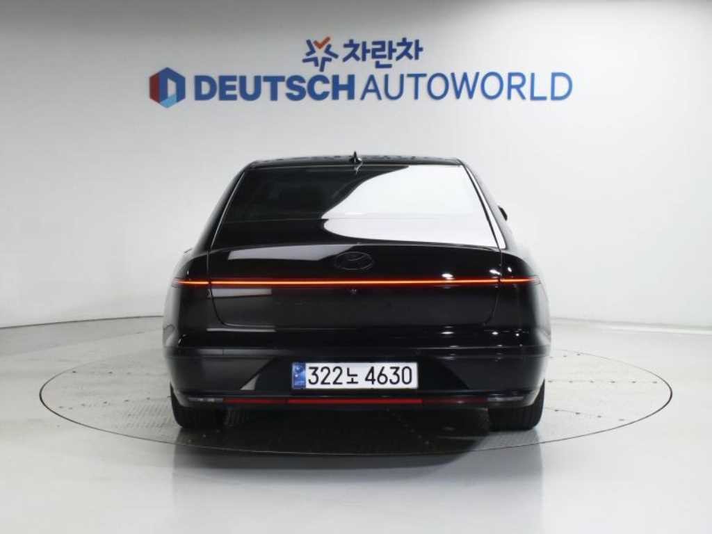 현대 그랜저 그랜저 (GN7) 가솔린 2.5 2WD 캘리그래피 블랙 잉크 이미지 4