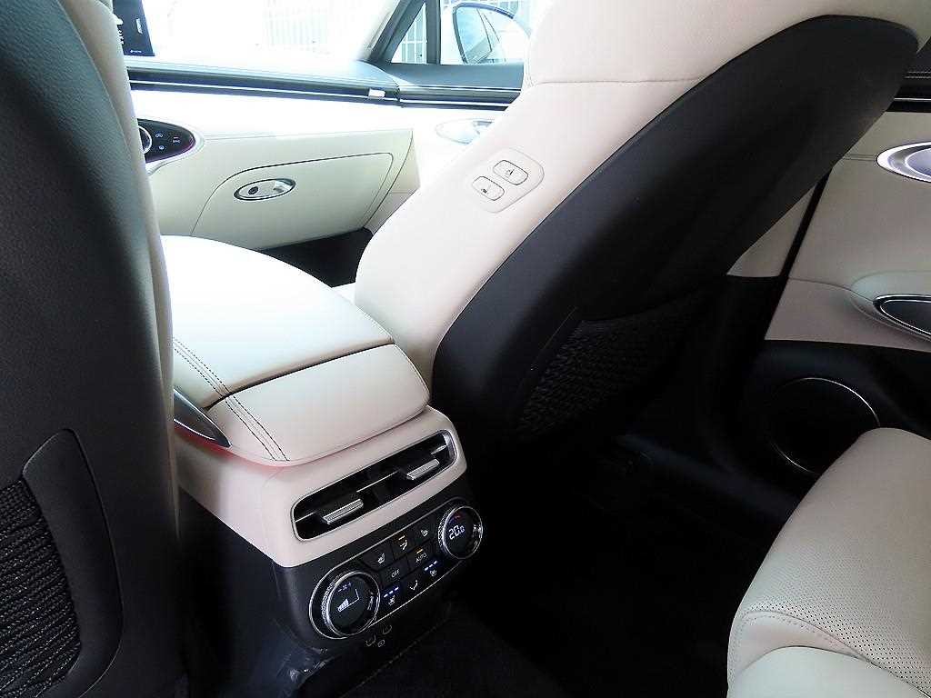 제네시스 GV70 2.5T 가솔린 AWD 이미지 15